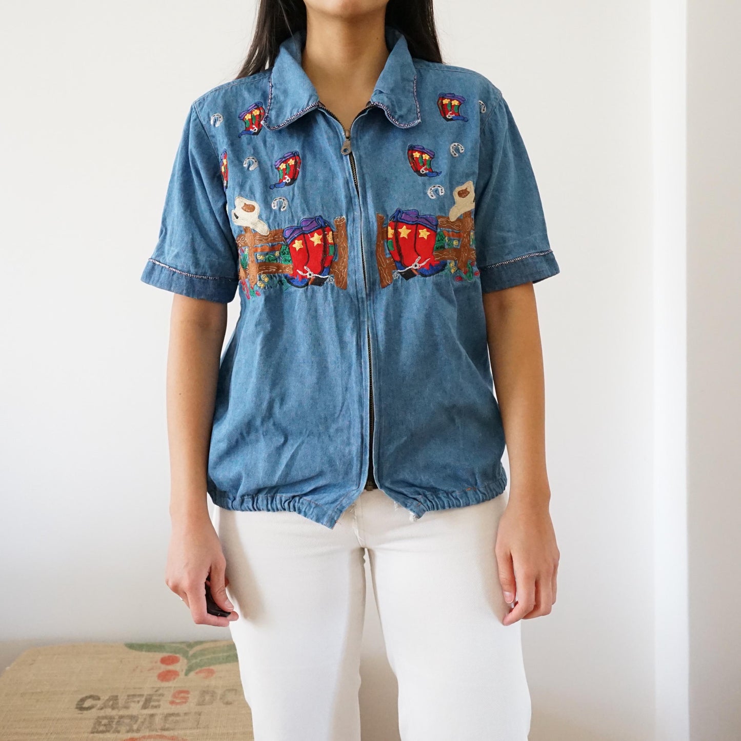 Vintage denim Shirt size M embroidery