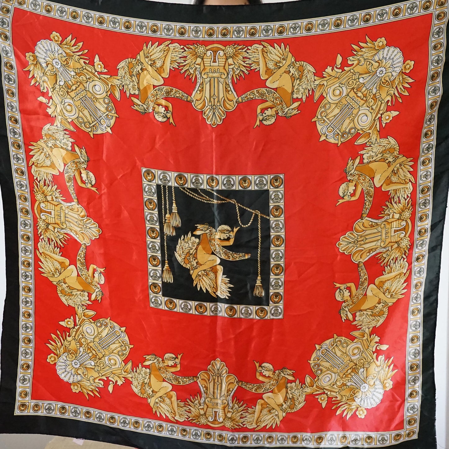 Vintage scarf baroque pattern