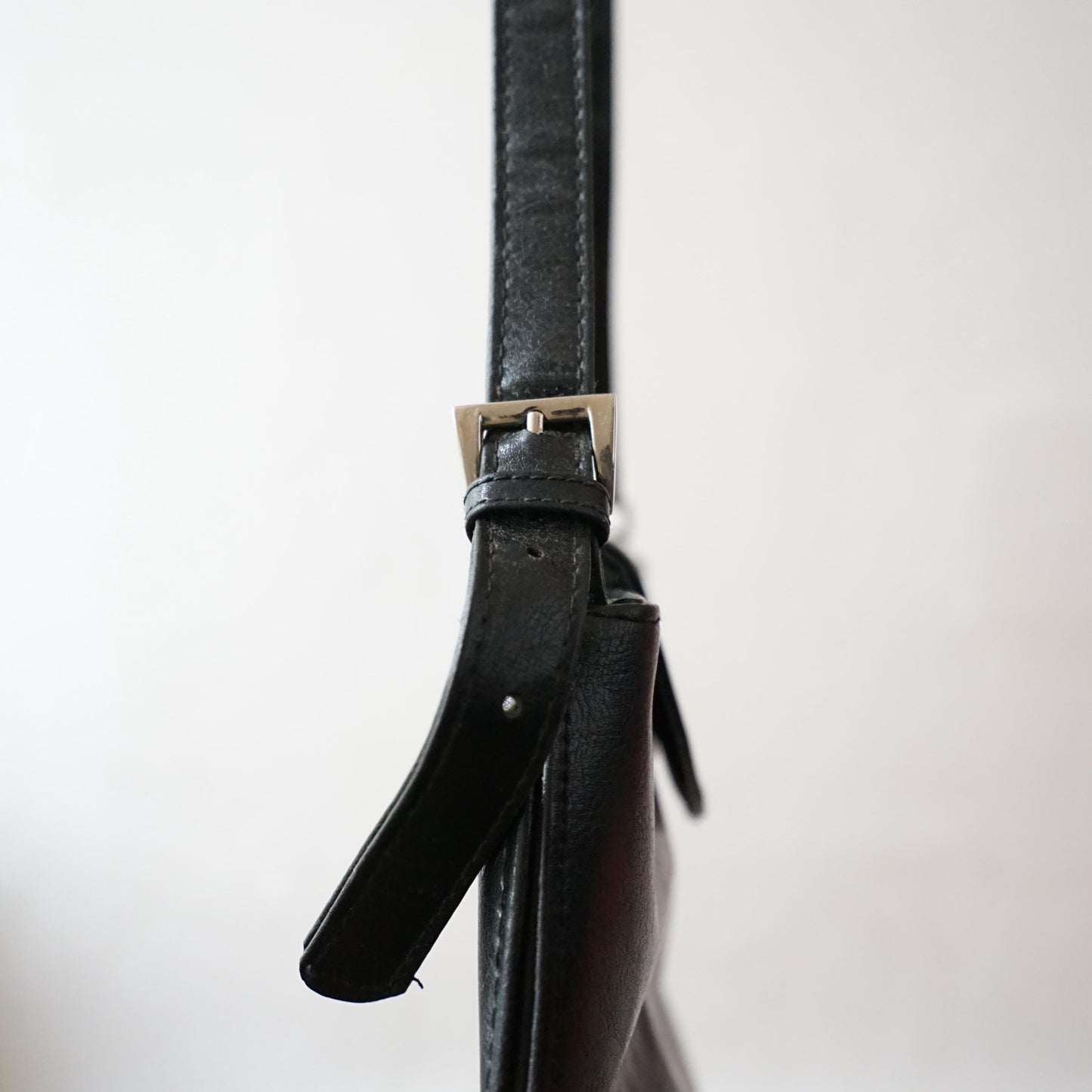 Vintage leather shoulder bag black