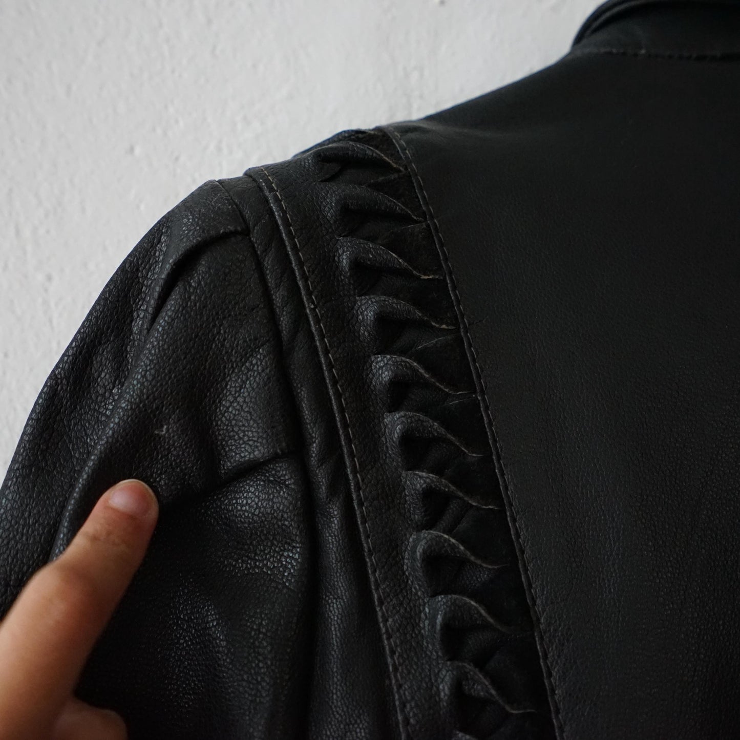 Vintage black leather jacket size S