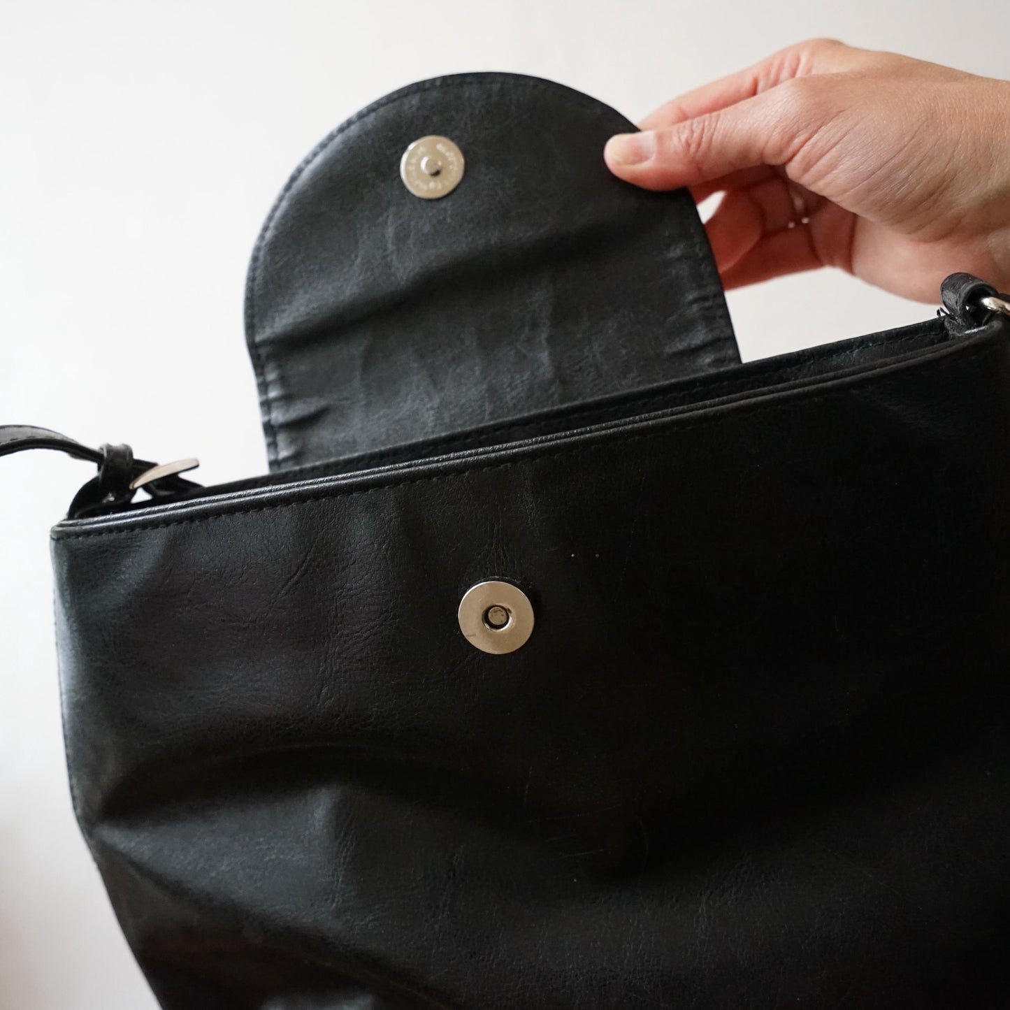 Vintage leather shoulder bag black