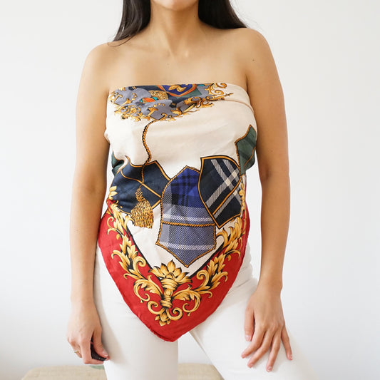 Vintage scarf baroque pattern