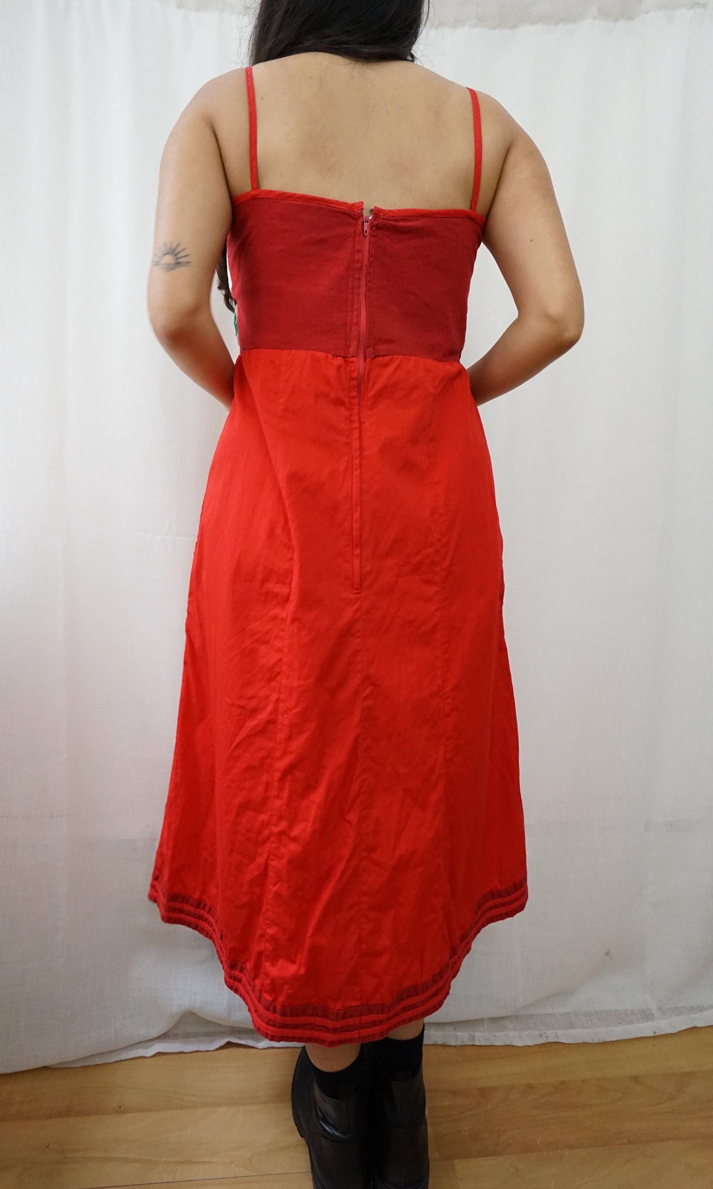 Vintage 70s hand embroidered mexico dress Size M