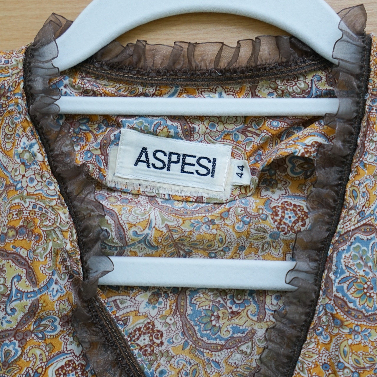 Vintage silk Blouse size M colourful paisley