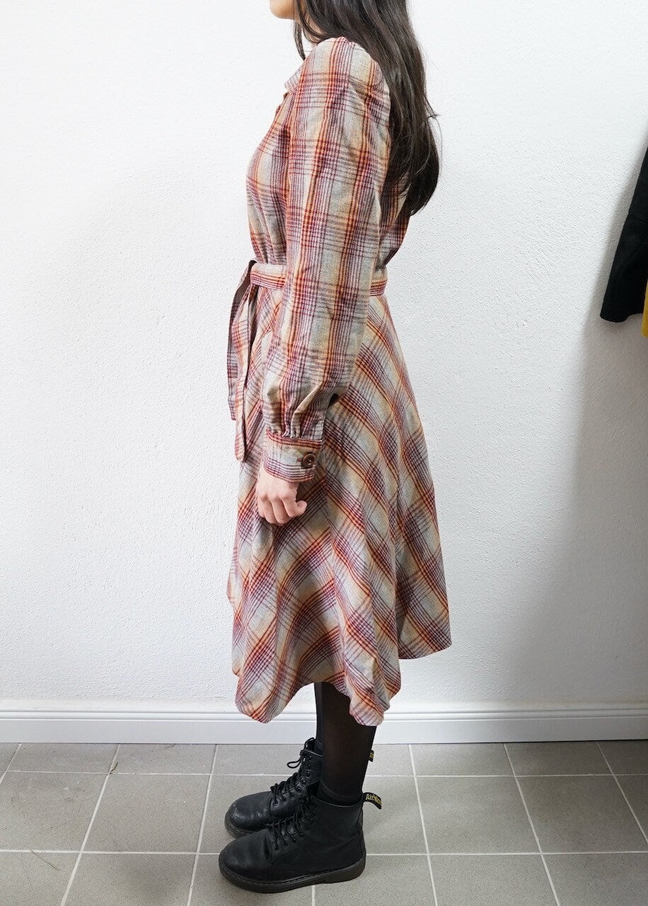 Vintage long sleeved dress Size S