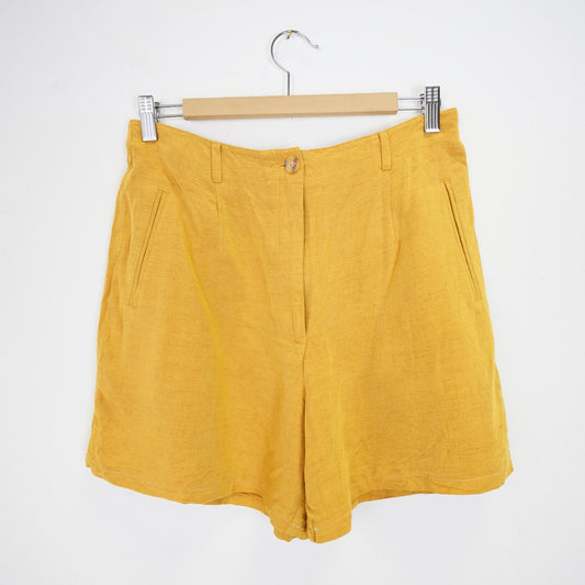 Vintage yellow Shorts Size M