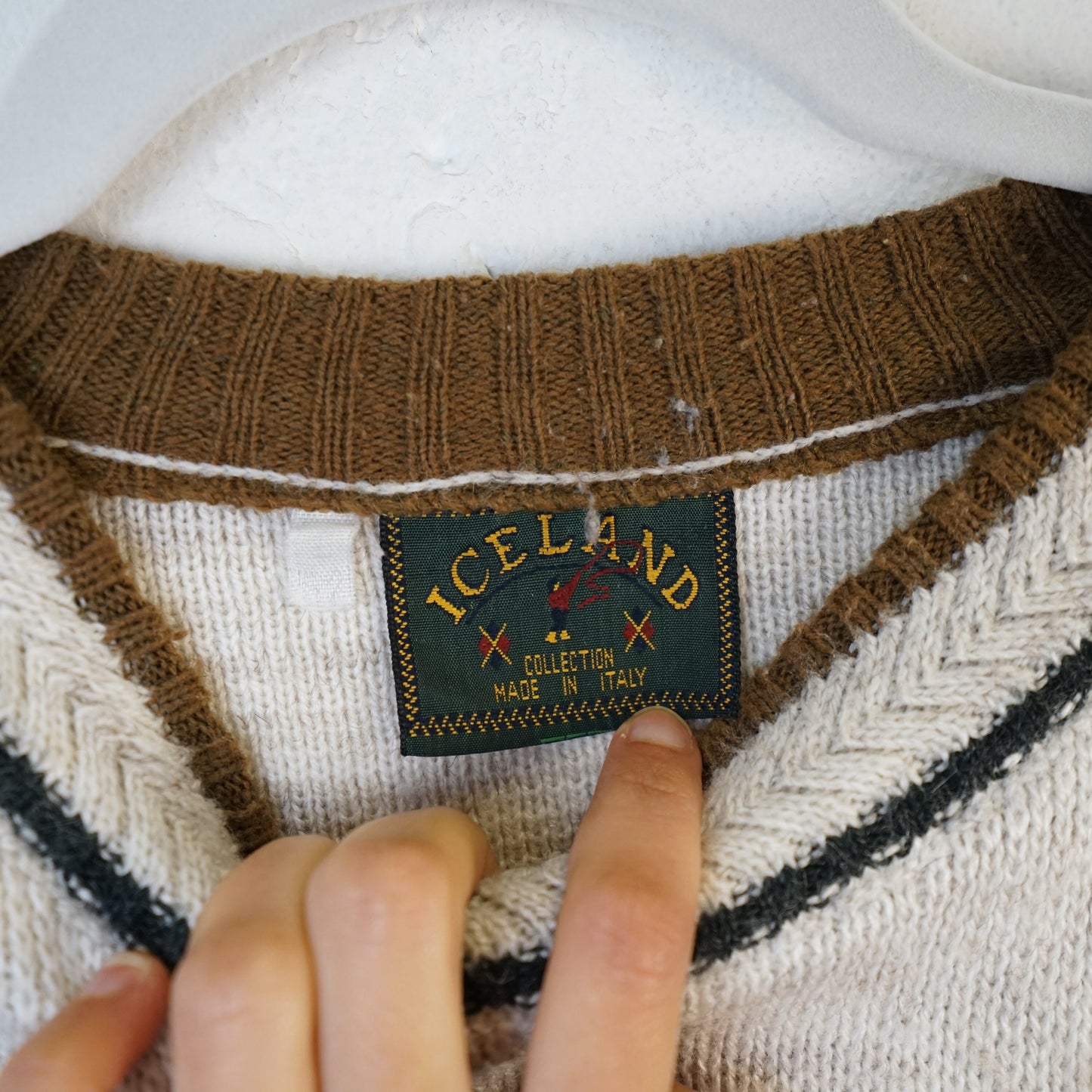 Vintage Pullover Size L-XL white brown embroidery