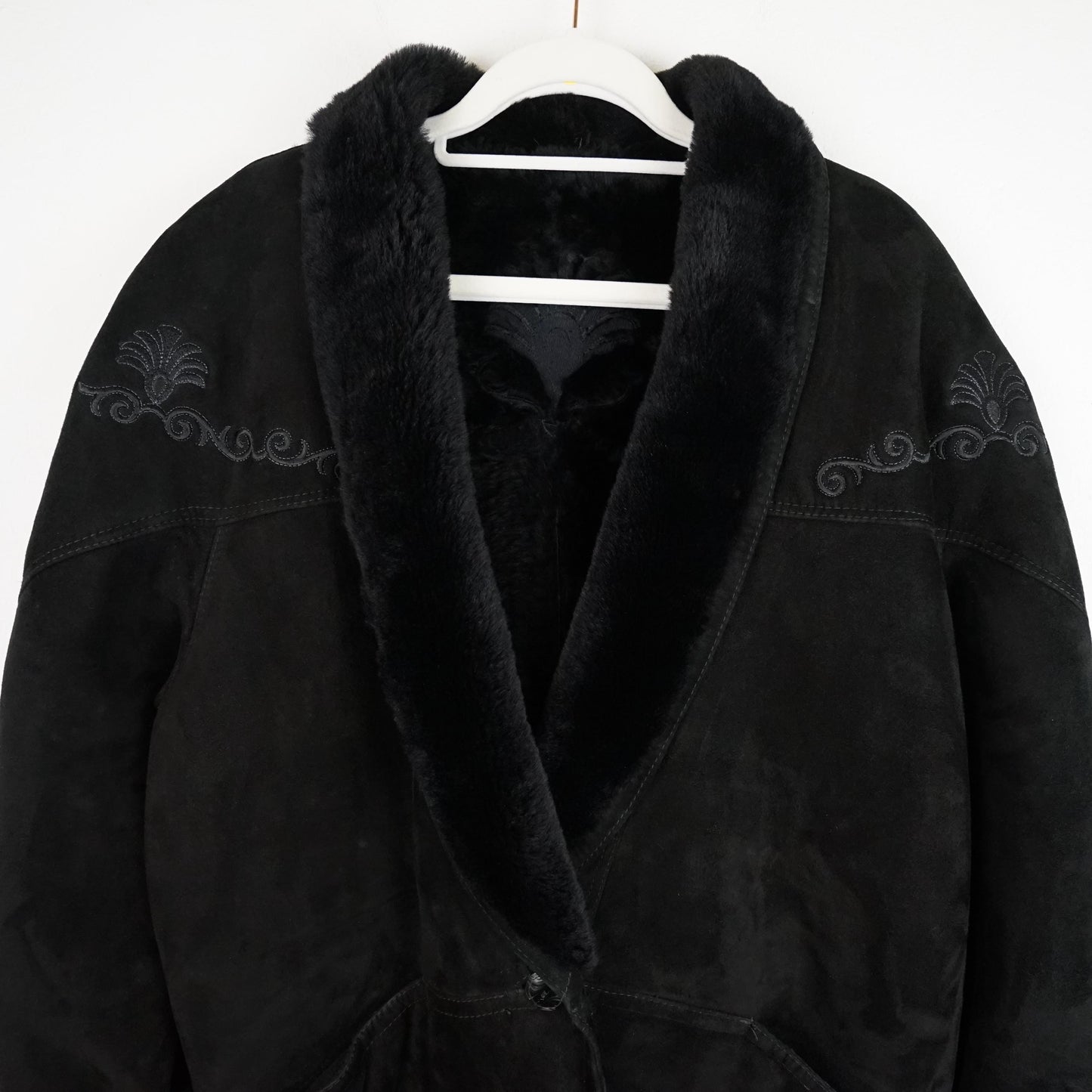 Vintage Shearling Coat Size XL embroidered details