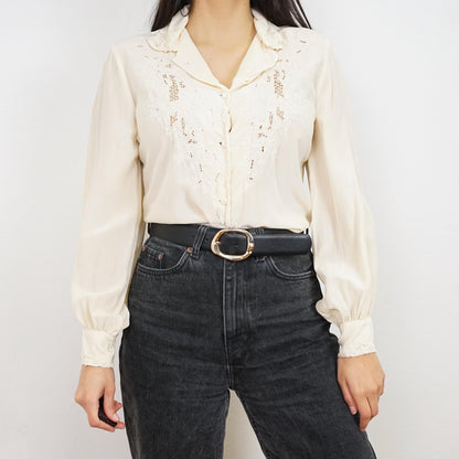 Vintage silk Blouse size S-M hand embroidered