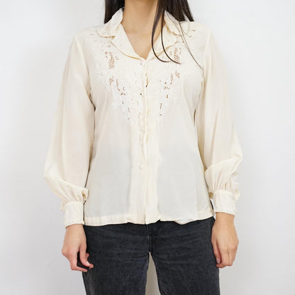 Vintage silk Blouse size S-M hand embroidered