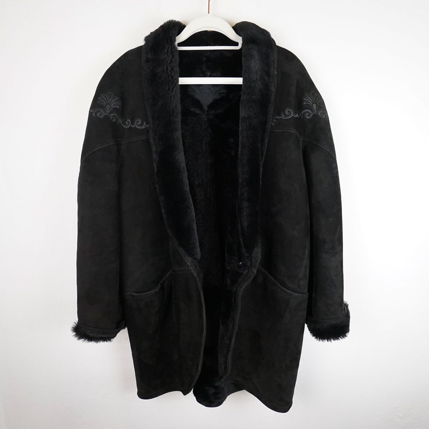 Vintage Shearling Coat Size XL embroidered details