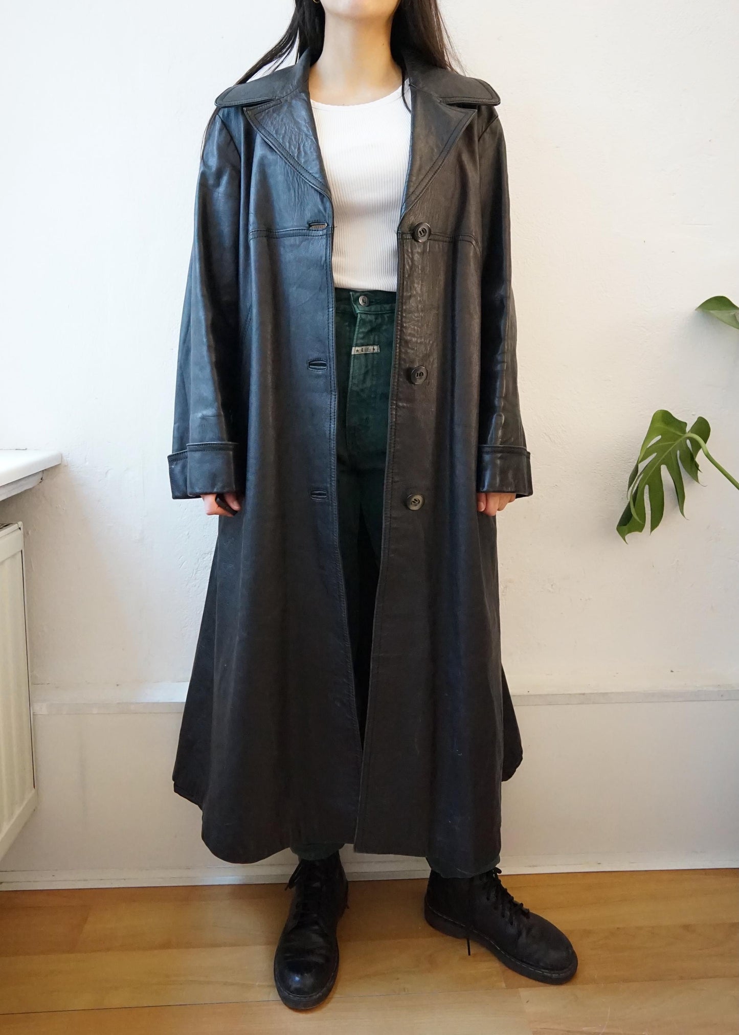 Vintage long leather coat Size M-L