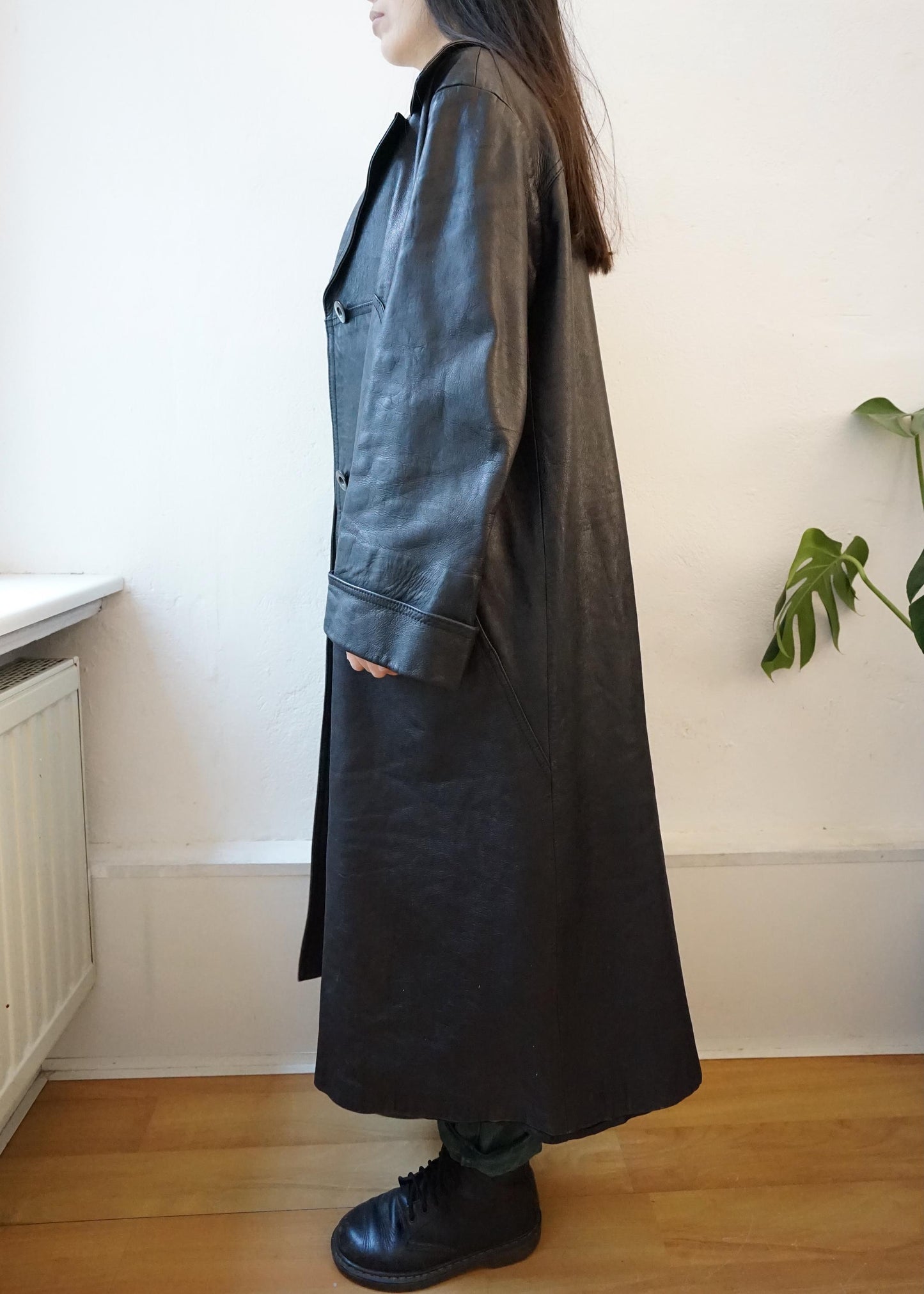 Vintage long leather coat Size M-L