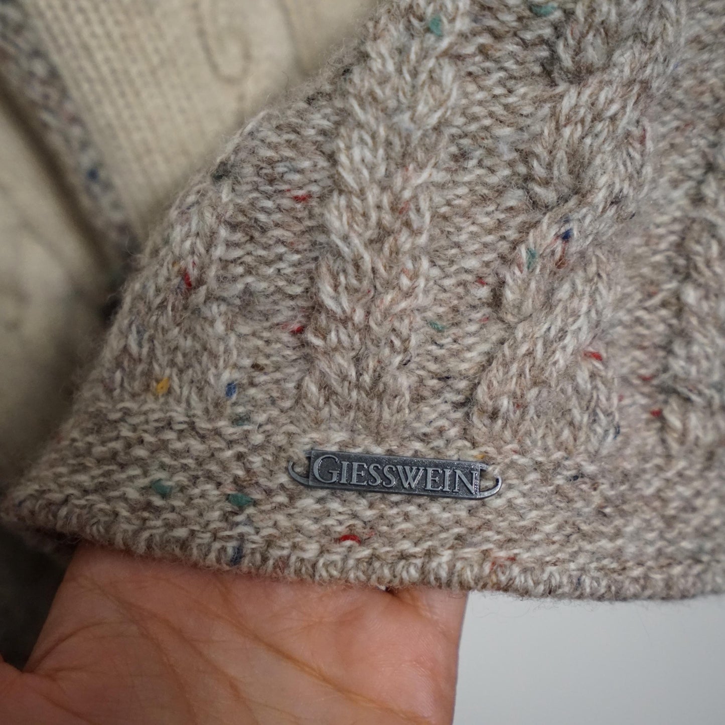 Vintage Cardigan size L-XL Giesswein