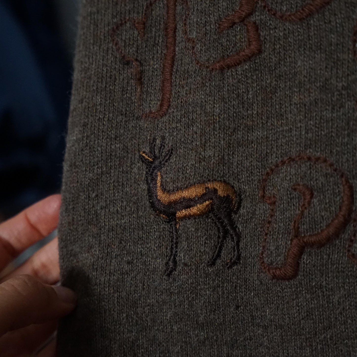 Vintage 90s Pullover Size L embroidered