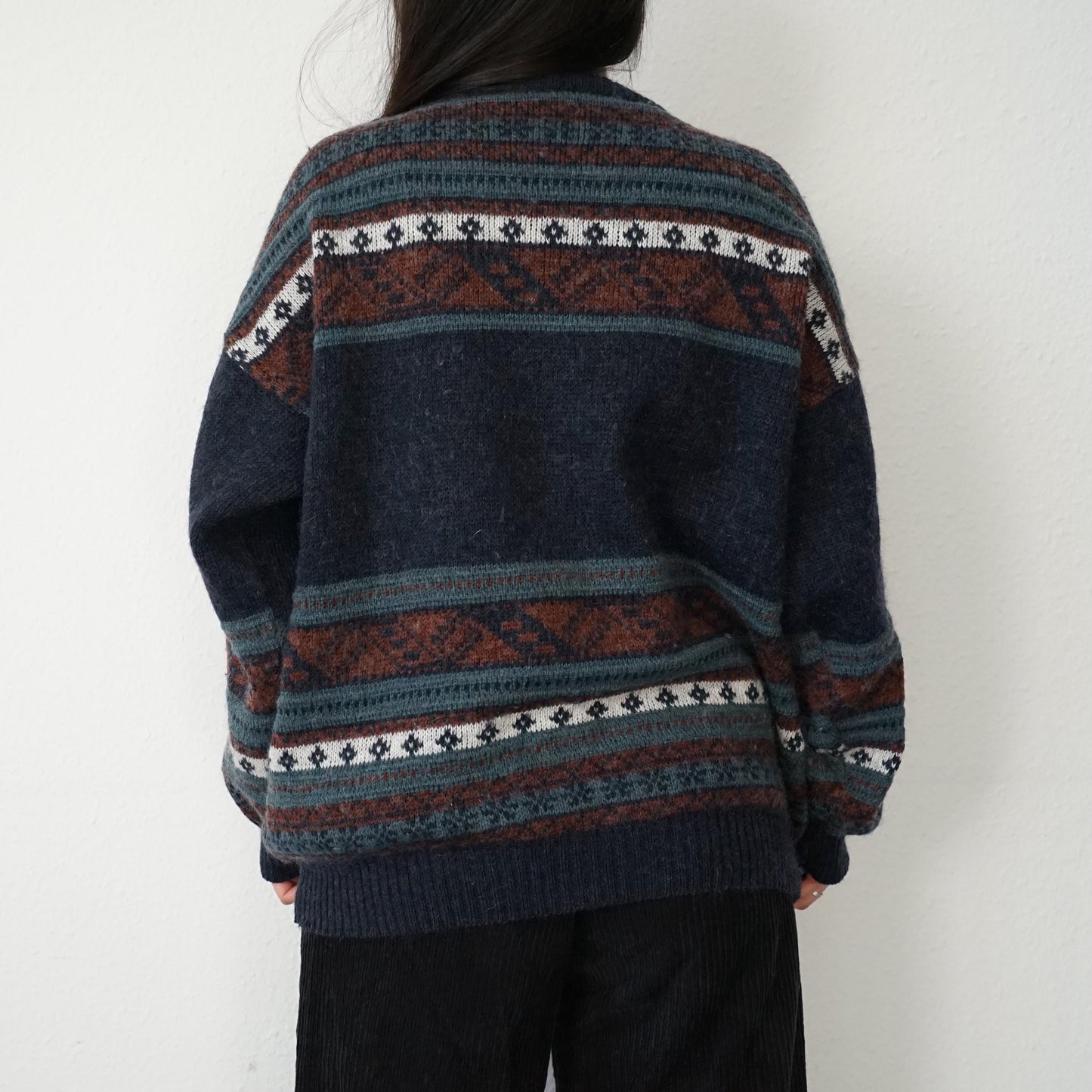 Vintage 90s Pullover Size L-XL embroidered