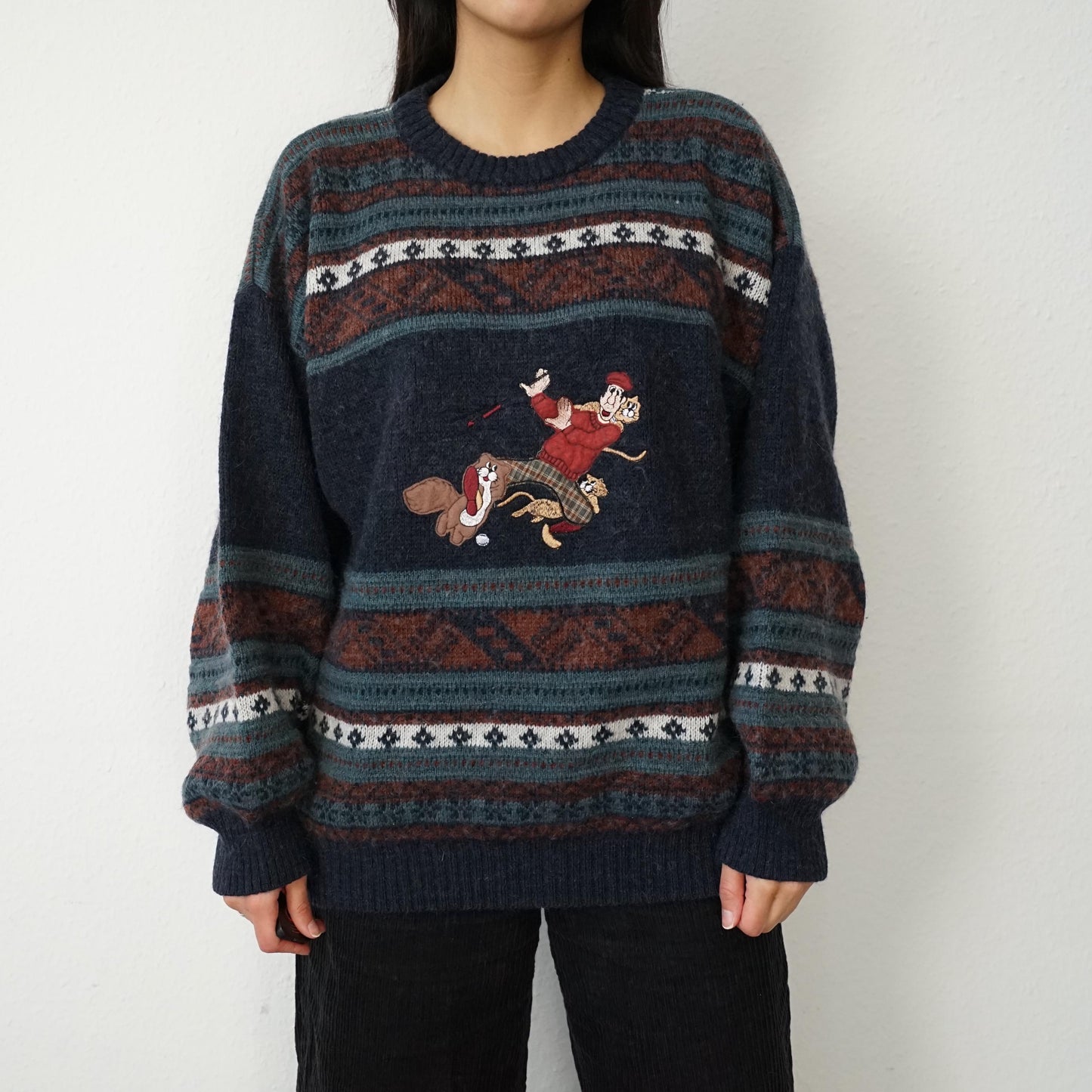 Vintage 90s Pullover Size L-XL embroidered