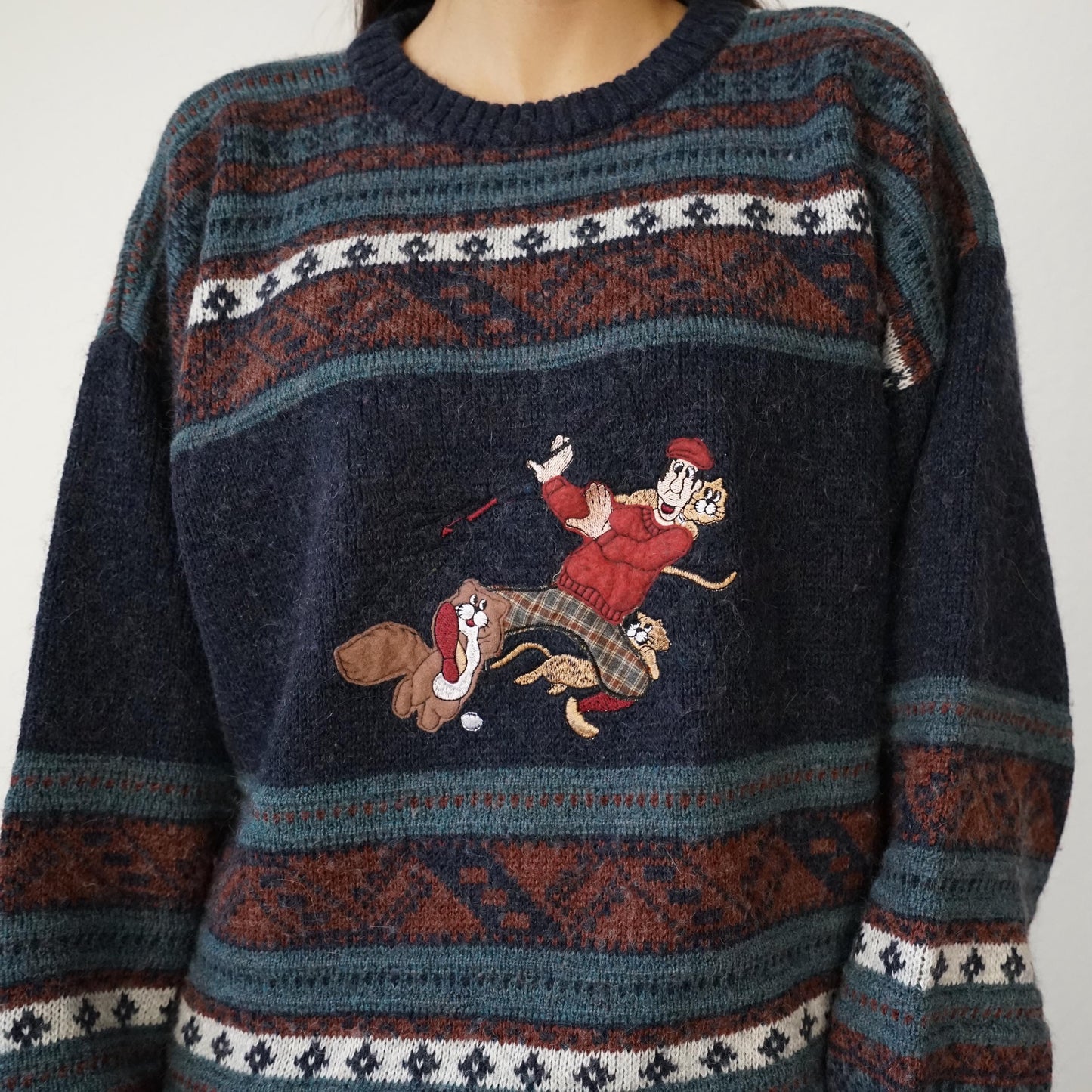 Vintage 90s Pullover Size L-XL embroidered