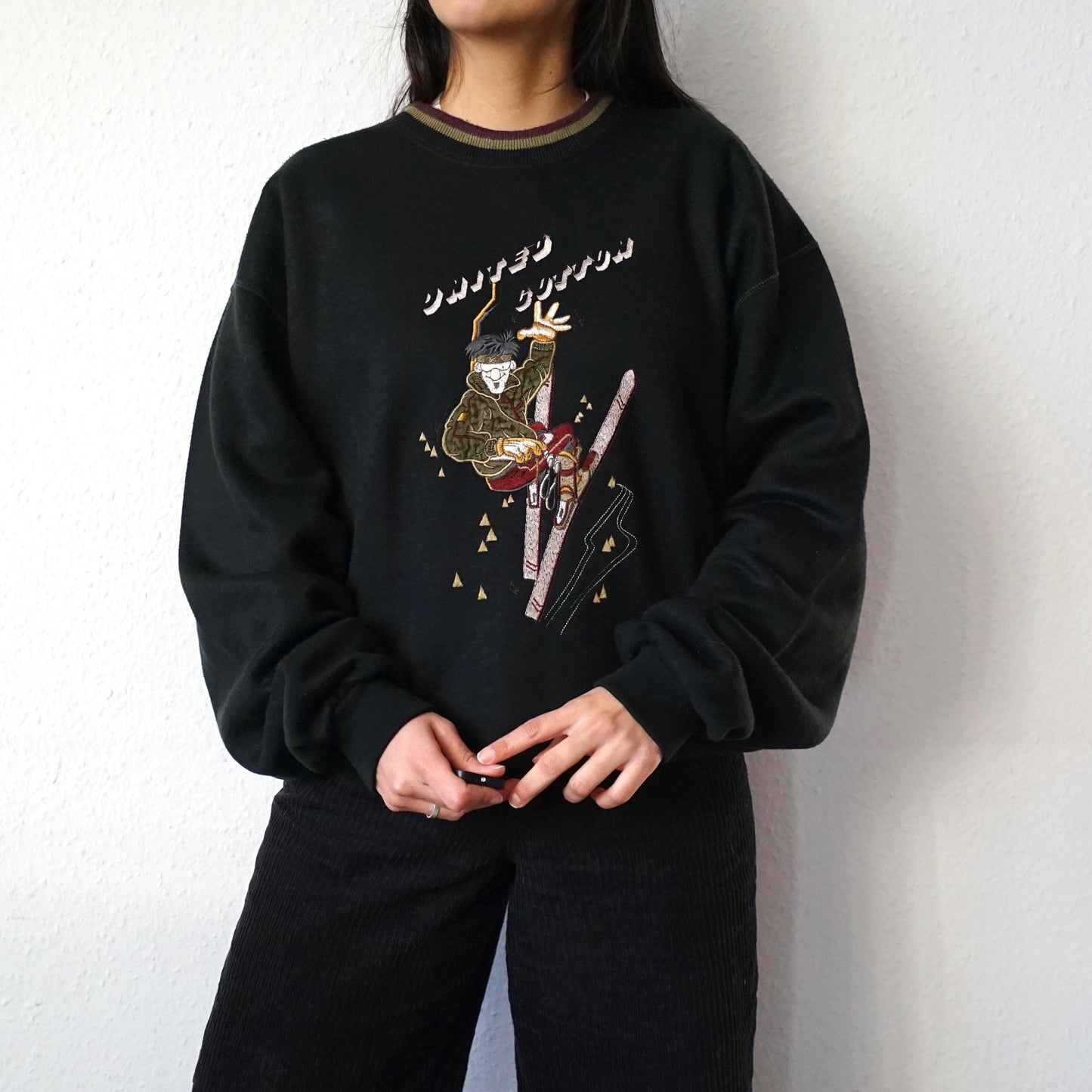 Vintage 90s Sweatshirt Size L embroidery