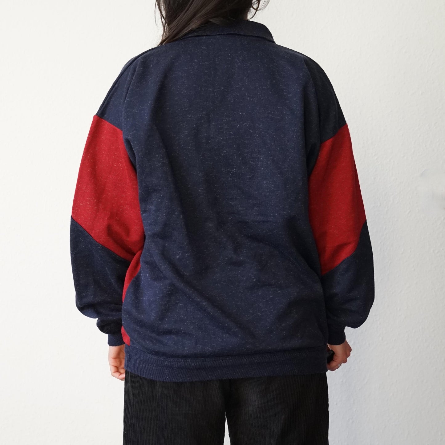 Vintage 90s Sweatshirt Size M embroidered