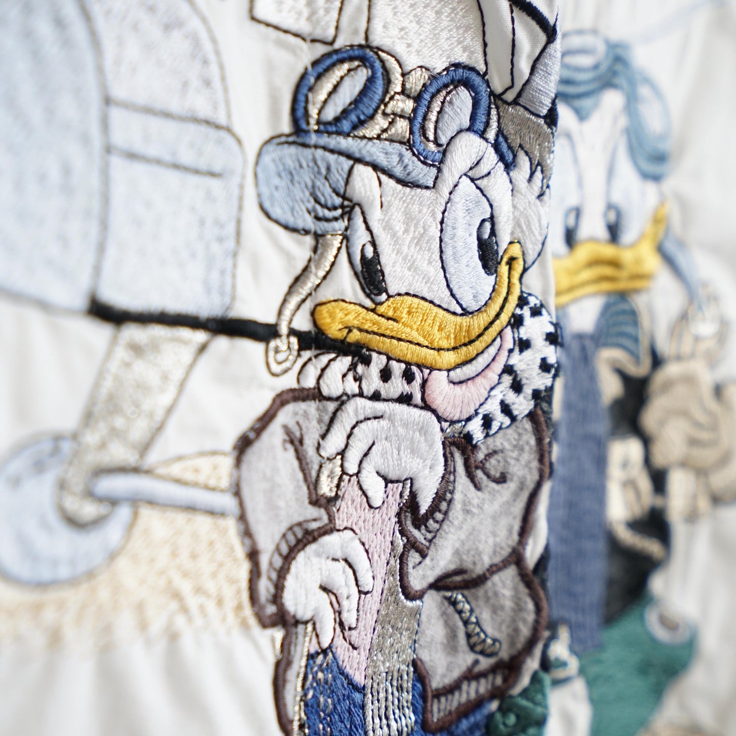 Vintage Disney Shirt size L Donald Duck Shirt embroidery