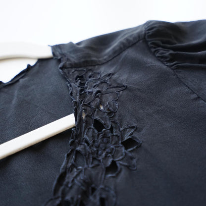Vintage 80s silk Blouse size S embroidery