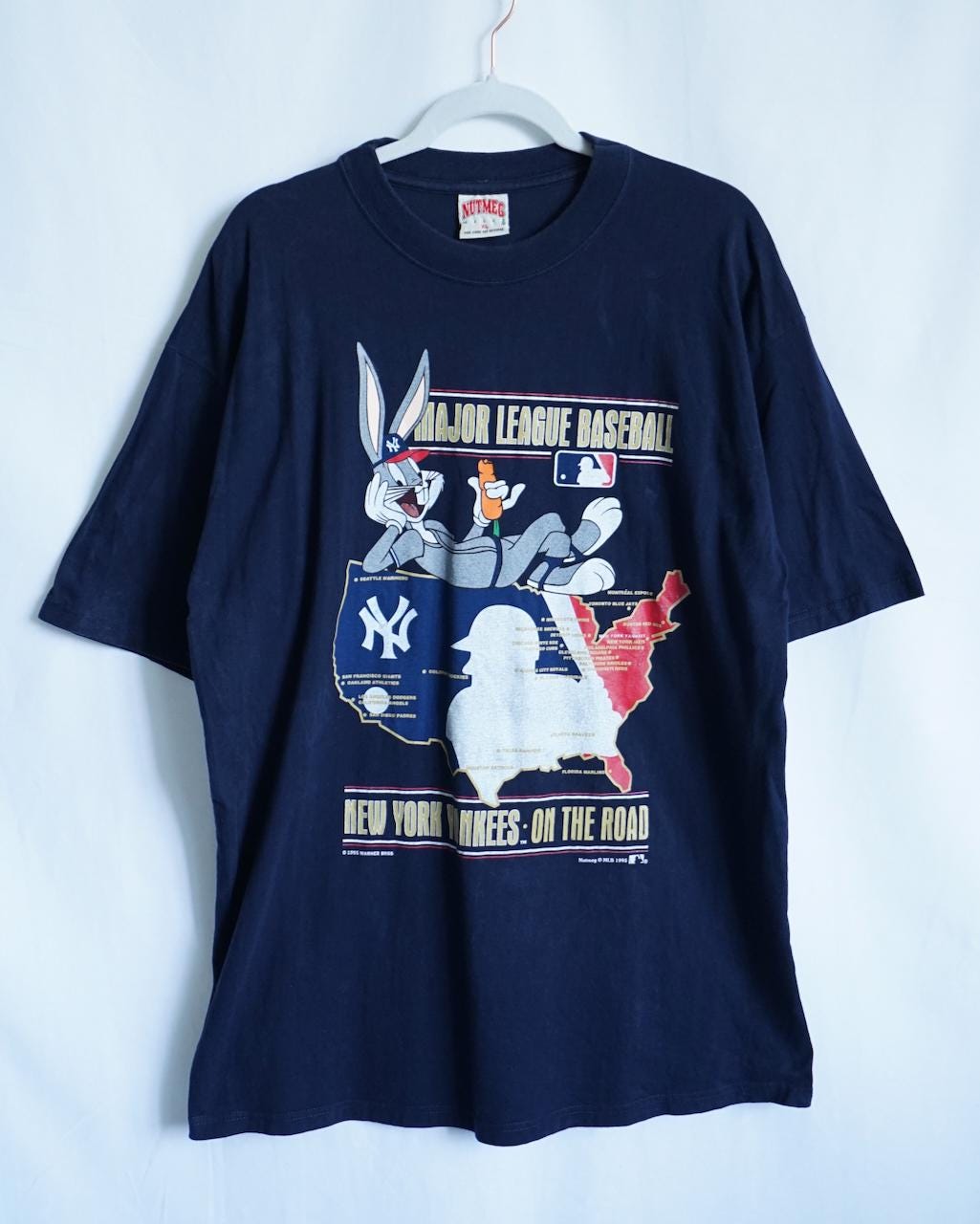 Vintage 1995 New York Yankees Bugs Bunny Looney Tunes T-Shirt