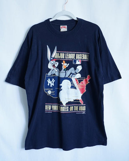 Vintage 1995 New York Yankees Bugs Bunny Looney Tunes T-Shirt