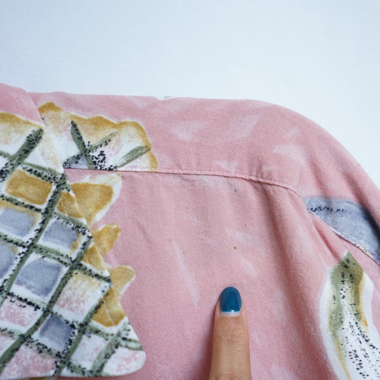 Vintage 80s shirt size L light pink