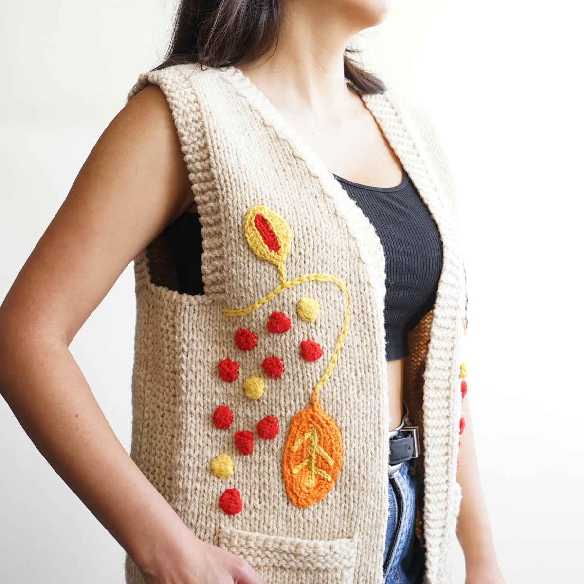 Vintage 70s Vest size M cream wool