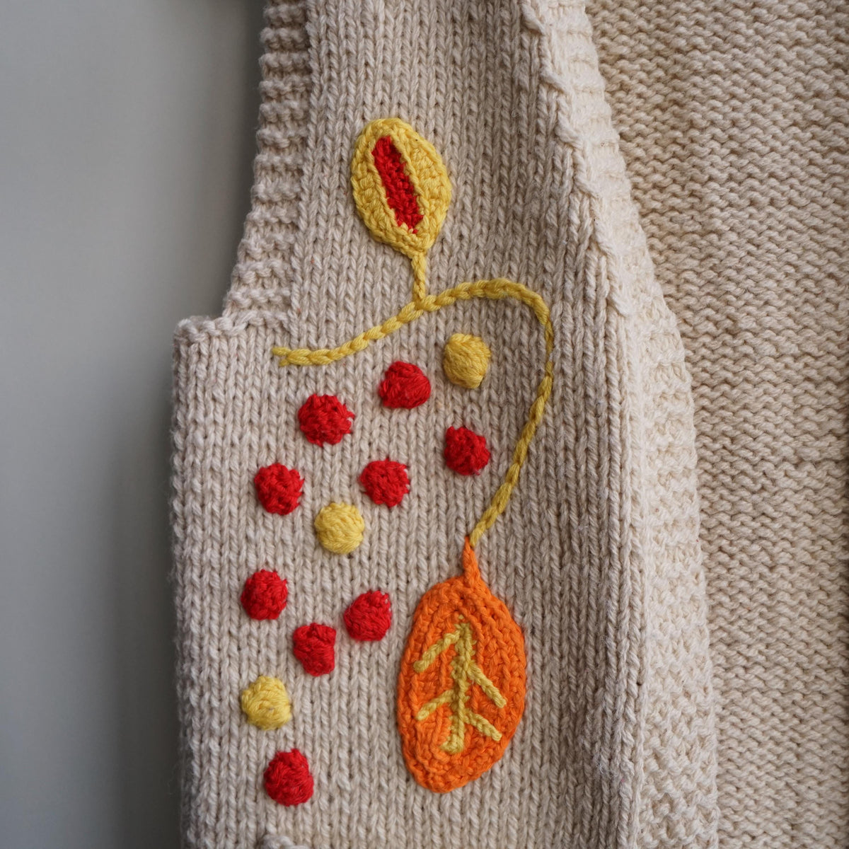 Vintage 70s Vest size M cream wool