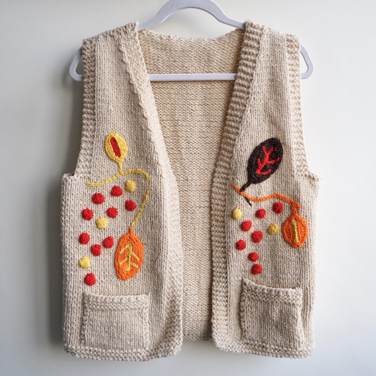 Vintage 70s Vest size M cream wool