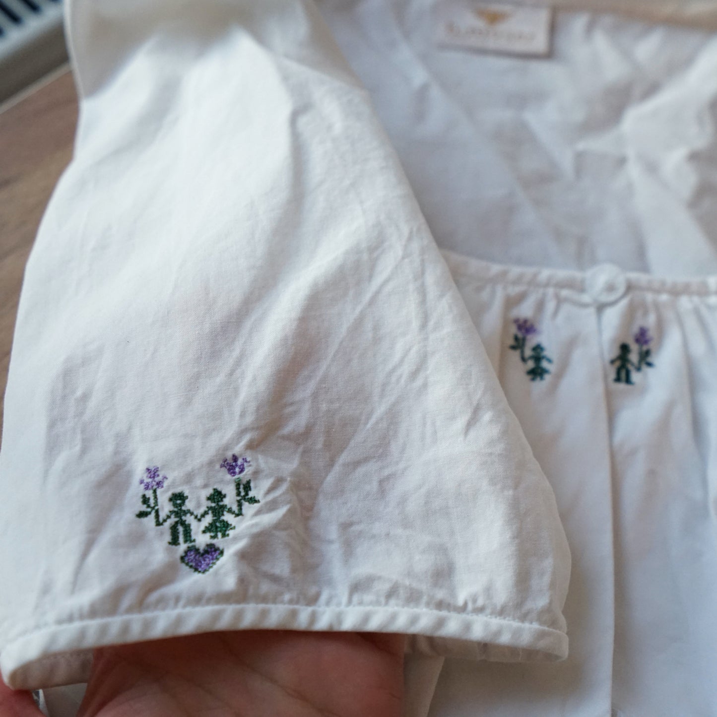 Vintage white dirndl Blouse Size S embroidery details bavarian blouse cropped top boho blouse vintage traditional austrian blouse