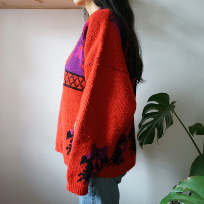 Vintage red Pullover Size M-L embroidery details