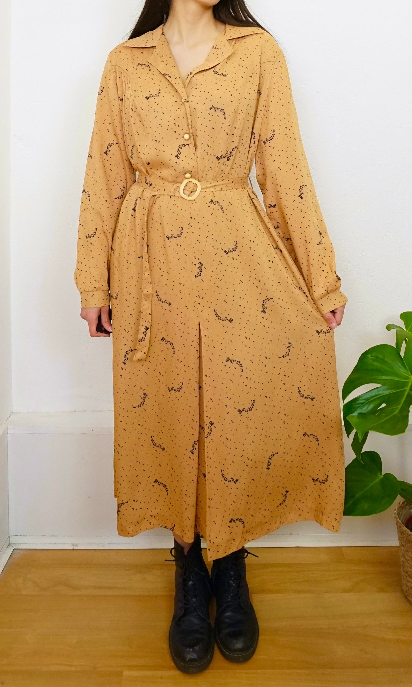 Vintage mustard color Dress size M